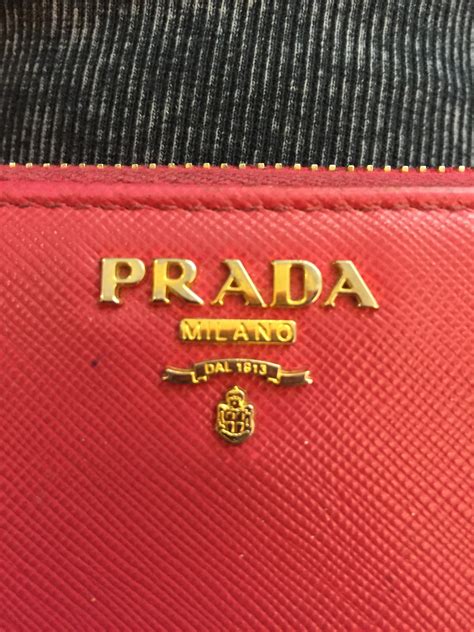 wallet fake prada